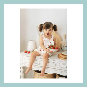 Peto niña estampado Fresas